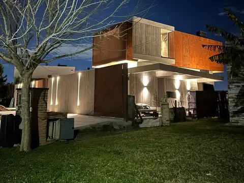 Casa en Alquiler en Puertos - Acacias, USD 3.499