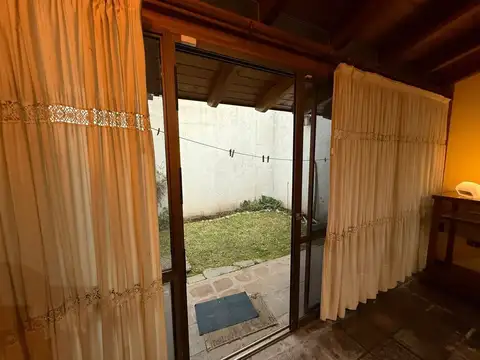 VENTA CASA ESQUINA PARQUE VELEZ SARSFIELD 4 DORM.