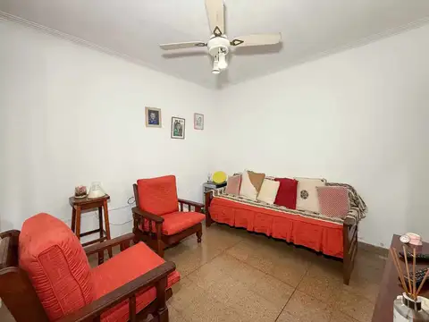 Calle 477 entre 19 y 20 2400