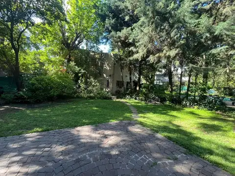 Casa en Alquiler en Barrio Parque Leloir, USD 3.600