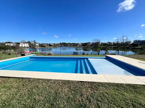 Casa 5 amb a la laguna  en El Cantón Norte
