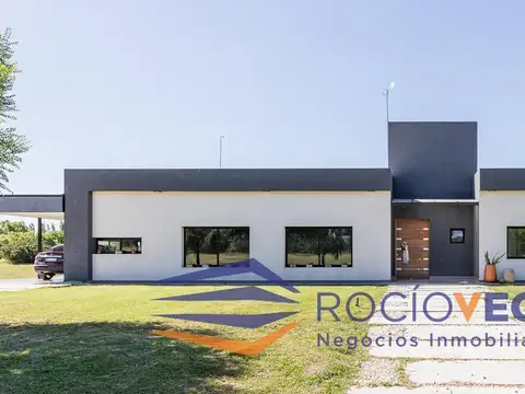 Casa en Alquiler con 5 cocheras