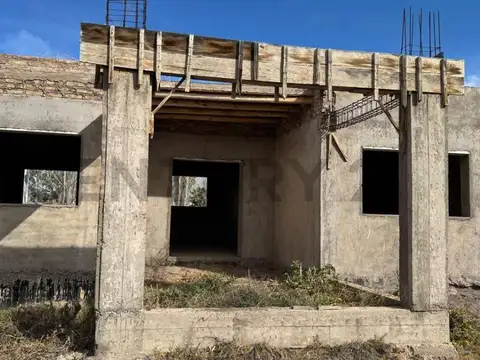 Venta de Casa. Complejo Cerrado Cordillera. Rodeo del Medio. Maipú.