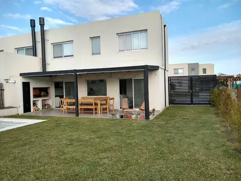 CASAS DE SANTA ANA Lago Fontana