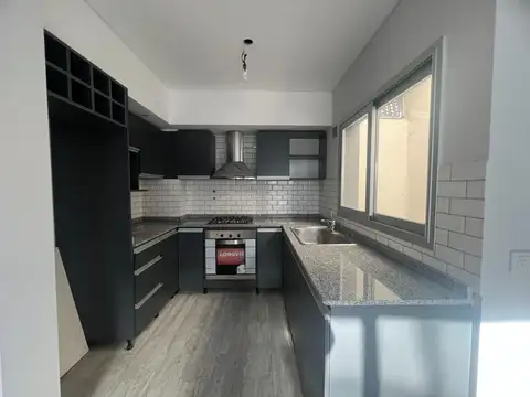 Depto Tipo Casa 3 ambientes con 2 baños