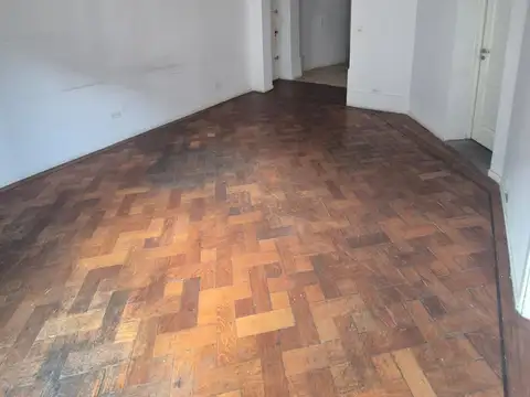 Oficina en Alquiler 80 años
