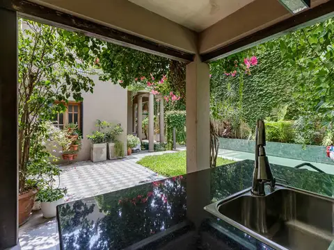 Casa en Venta con 1 cochera