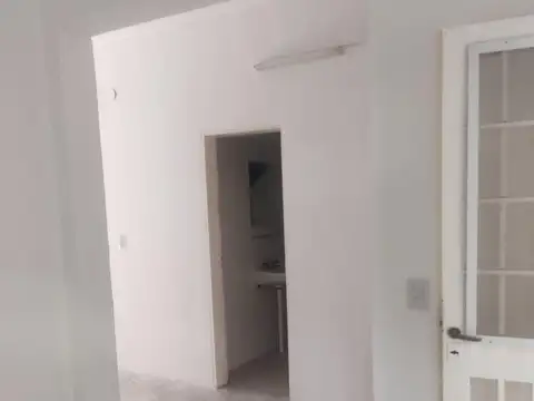 Casa 2 ambientes con 1 baño