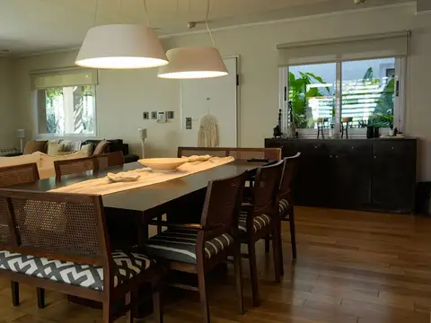 Casa 7 ambientes con 3 baños