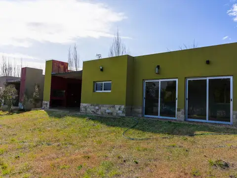 Venta Casa tipo loft de 89,62 m² quincho y parque Colón Entre Ríos