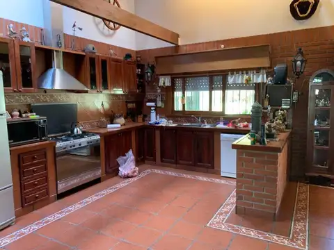 CASA DE CAMPO EN 5 HECTAREAS EN KM 63,5 RUTA 2