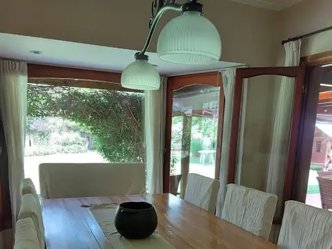 Casa 5 ambientes con 3 baños