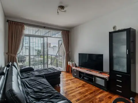 3 AMBIENTES CON BALCON EN CABALLITO