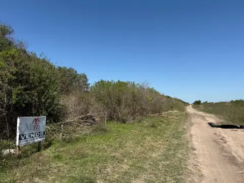 Chacra 5 has Calle N 6020. Frente Autodromo Gualeguaychu .