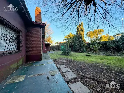 Casa en Venta en Gonnet con ingreso por calle 18 y Cno. Gral. Belgrano