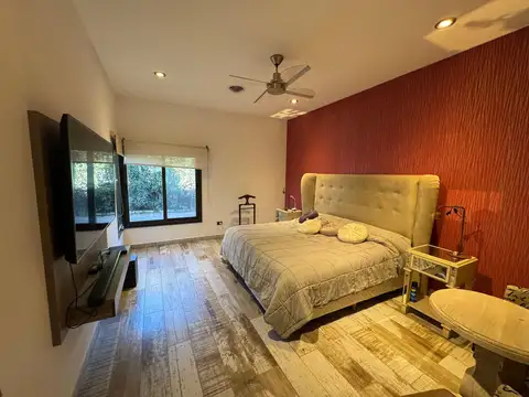 Casa 10 ambientes con 3 baños