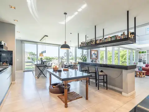 Casa Monoambiente con 6 baños