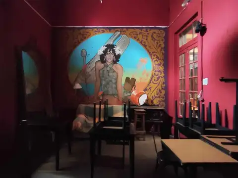 Casa - Terreno en calle 59 e/8 y 9 - ideal desarrollo - La Plata