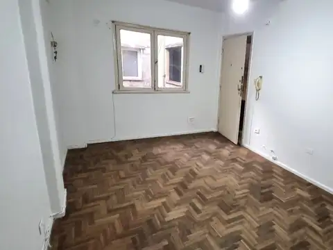 LUMINOSO .EXCELENTE UBICACION . 1 DORMITORIO .