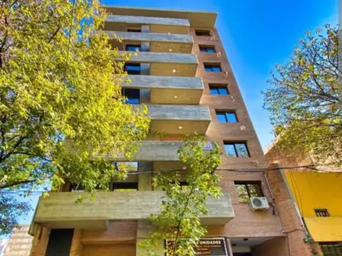 SAN MARTÍN 1300 -Venta Departamento NUEVO 3 dormitorios Zona Centro -110mt2- Con Cochera