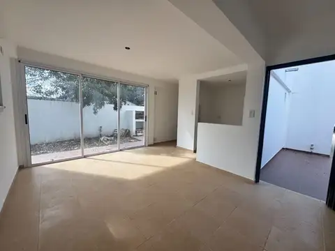 Depto Tipo Casa en Venta de 3 ambientes