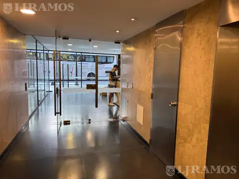 Oficina en Alquiler al Norte