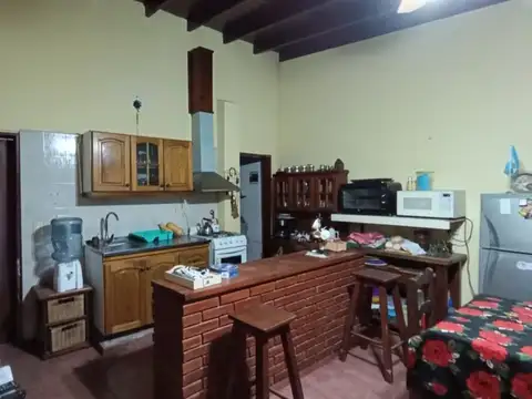 Casa 3 ambientes con 1 baño