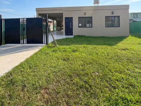 Casa en Alquiler a Estrenar de 2 Dormis Pileta Alvarez