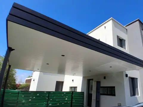 Casa en Venta en Loma Verde, USD 310.000