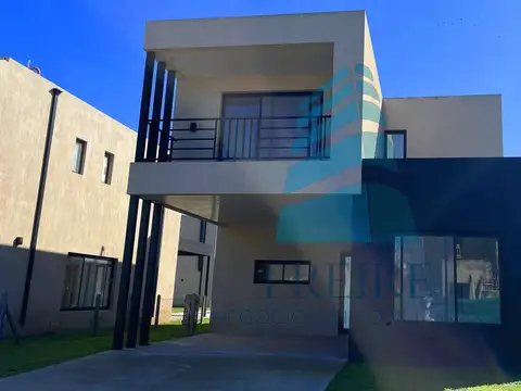 Casa en Alquiler de 4 dormitorios