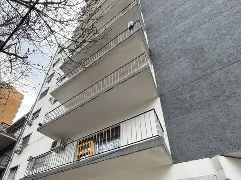 ALQUILER - Tres Ambientes con balcon muy luminoso - Caballito
