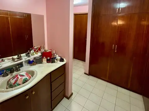 Casa 4 Dormitorios con Piscina y Jardin