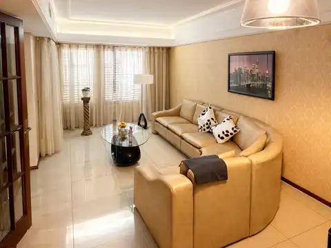 Casa 12 ambientes con 6 baños