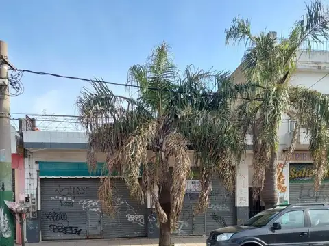 2 LOCALES EN VENTA + CASA