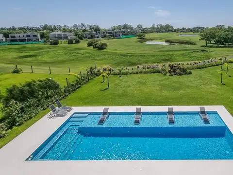 Casa en Alquiler Temporal con 5 cocheras