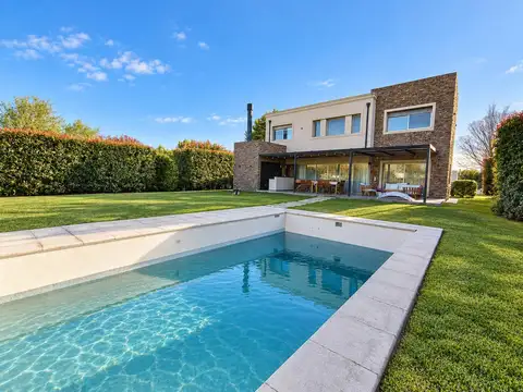Casa en Venta en Funes, USD 520.000