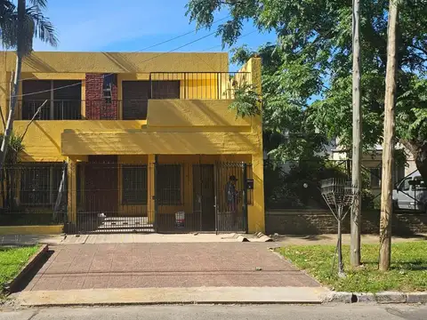Casa en venta 4 dormitorios parque pileta garage Permuta