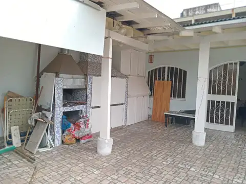 Pirovano 200, Piso PB