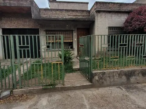 Casa 3 ambi en venta sobre la calle San Martin en San Justo