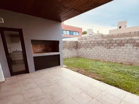 Casa en Venta en La Calandria, USD 185.000