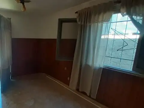 VENTA CASA DOS DORMITORIOS - CAPITAN BERMUDEZ