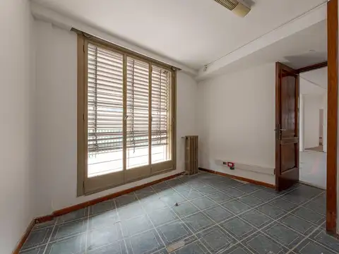 Casa en Alquiler con 1 cochera