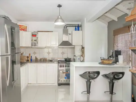 Casa 6 ambientes con 3 baños