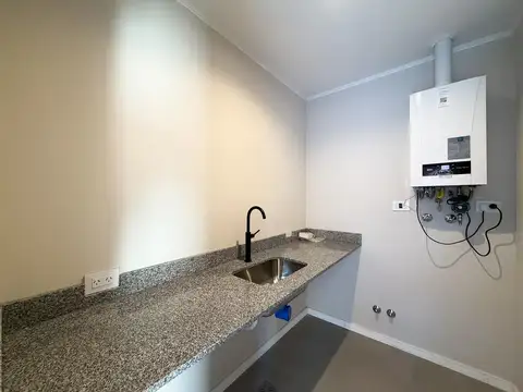 VENTA - Casa de pasillo 3 dormitorios, barrio Lourdes, Rosario