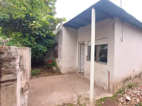 Terreno en venta en Moron con mejoras