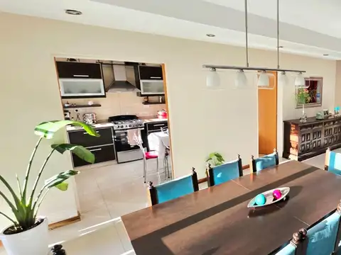Casa en Venta en Villa Luzuriaga, USD 330.000