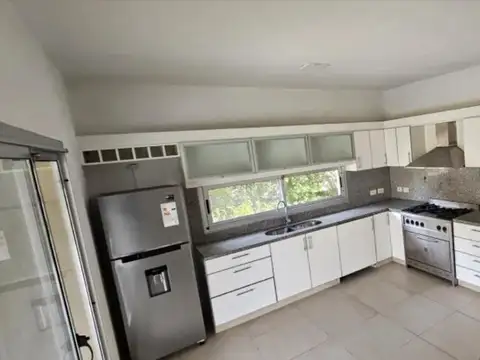 Casa en Alquiler al Oeste