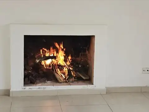 Casa en Alquiler con 2 cocheras