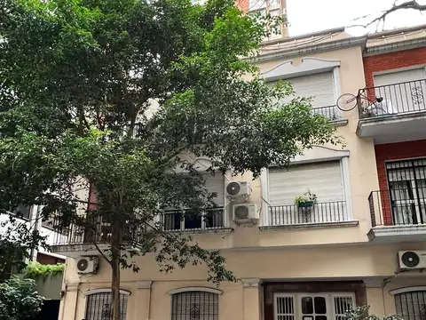 Departamento 1 ambiente con cocina separada en planta baja al frente