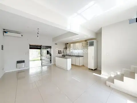 Depto Tipo Casa en Venta de 3 ambientes